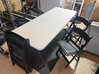 Foldable table and chairs PENDING