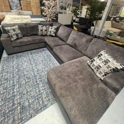 ASHLEY OVERSIZED SMOKE SECTIONAL SOFA COUCH WİTH İNTEREST FREE PAYMENT OPTİONS 