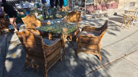 Wicker dining set