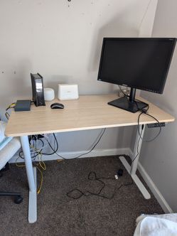 Electric stand up desk