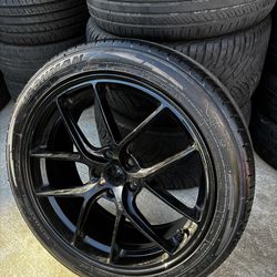 Gloss finish Rock Forged 20” wheels with Tires