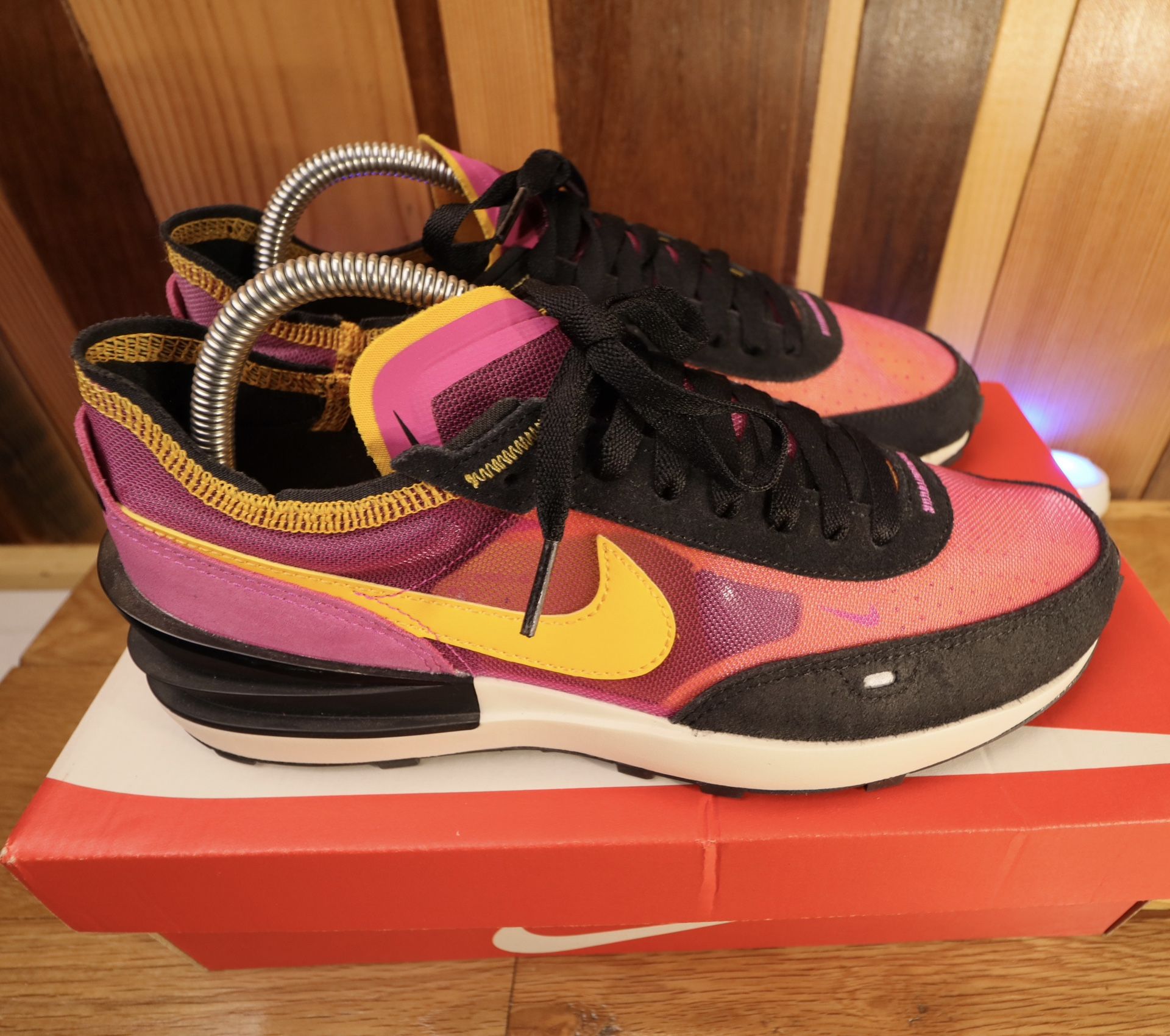 Nike Waffle One Sz 8 New in Box Pink/Purple Mesh Yellow Insole