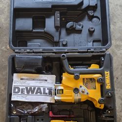 DEWALT DW073 Cordless Rotary Laser Level. 18v