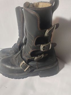 Used motorcycle boots sold as is $25