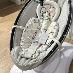 4 Moms Multi Motion baby swing