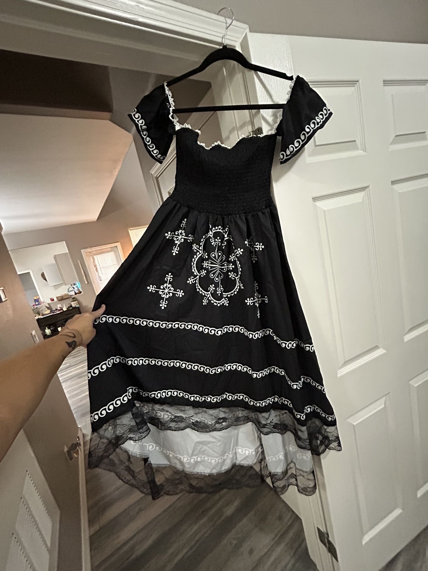Women’s Dress Costume. New. L/XL
