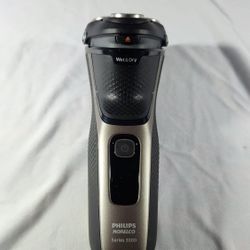 Philips norelco Series 3000 Rechargeable wet/dry Electrick