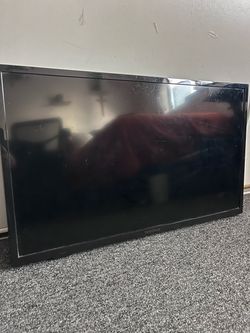 Insignia 28” Flat Screen TV
