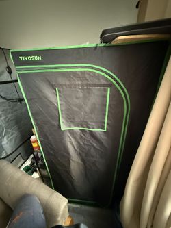 Indoor Grow Tent And Lamp