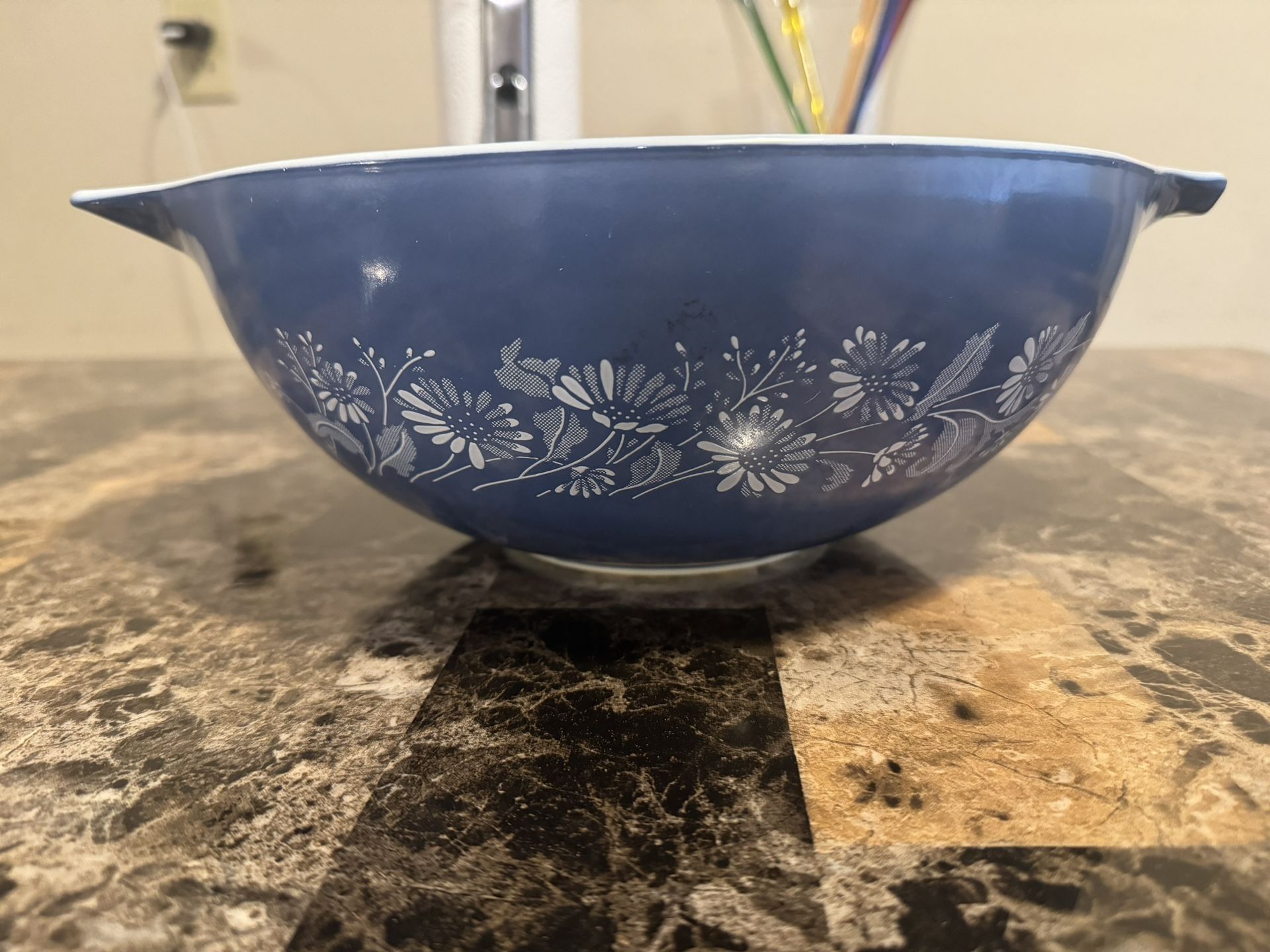 Vintage PYREX COLONIAL MIST Blue & White Daisy Cinderella Mixing Bowl 4L 444 LRG