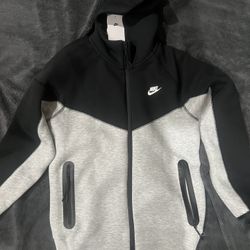 Small Nike Tech  New