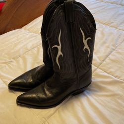 Eight in the half Lardo women’s boots what is a