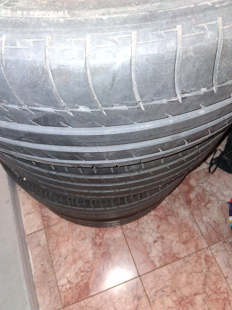 4,Tires,245/45R20.Michelin,99v