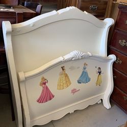 🥰FOR SALE HOUSE FURNITURE- $199 EACH 🥰