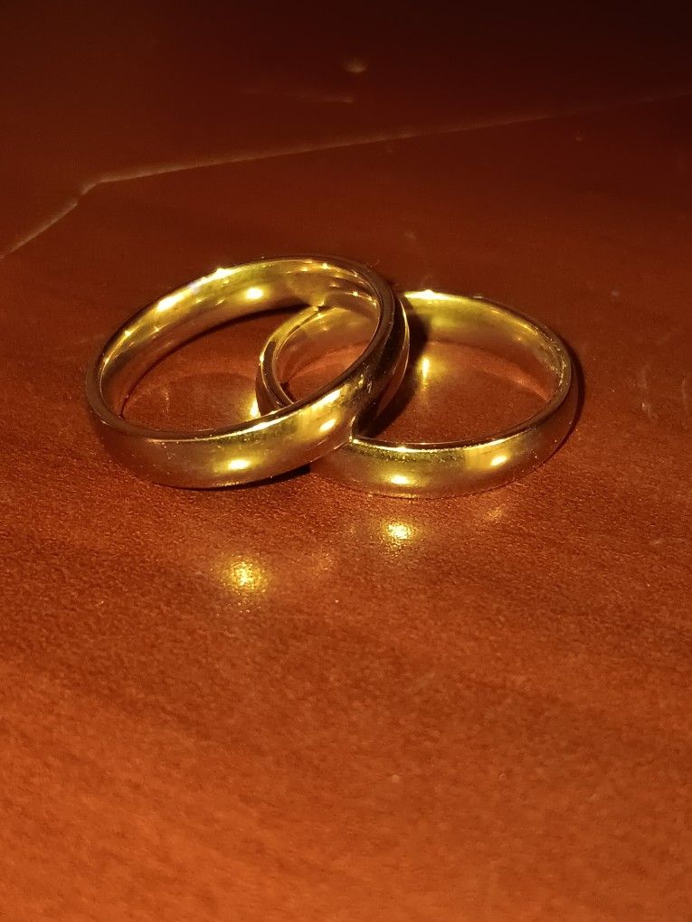 OBO MAKE OFFER $30 For Both Gold Rings Size 8 Women's