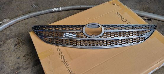 2004 Toyota camry grill