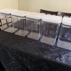 OXO Good Grips POP 4.4 Quart / 4.2L Air Tight airtight Food Storage Containers! Perfect for Flour, Sugar, Rice, Pet Food, Etc!