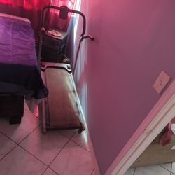 Treadmill.  (Caminadora)