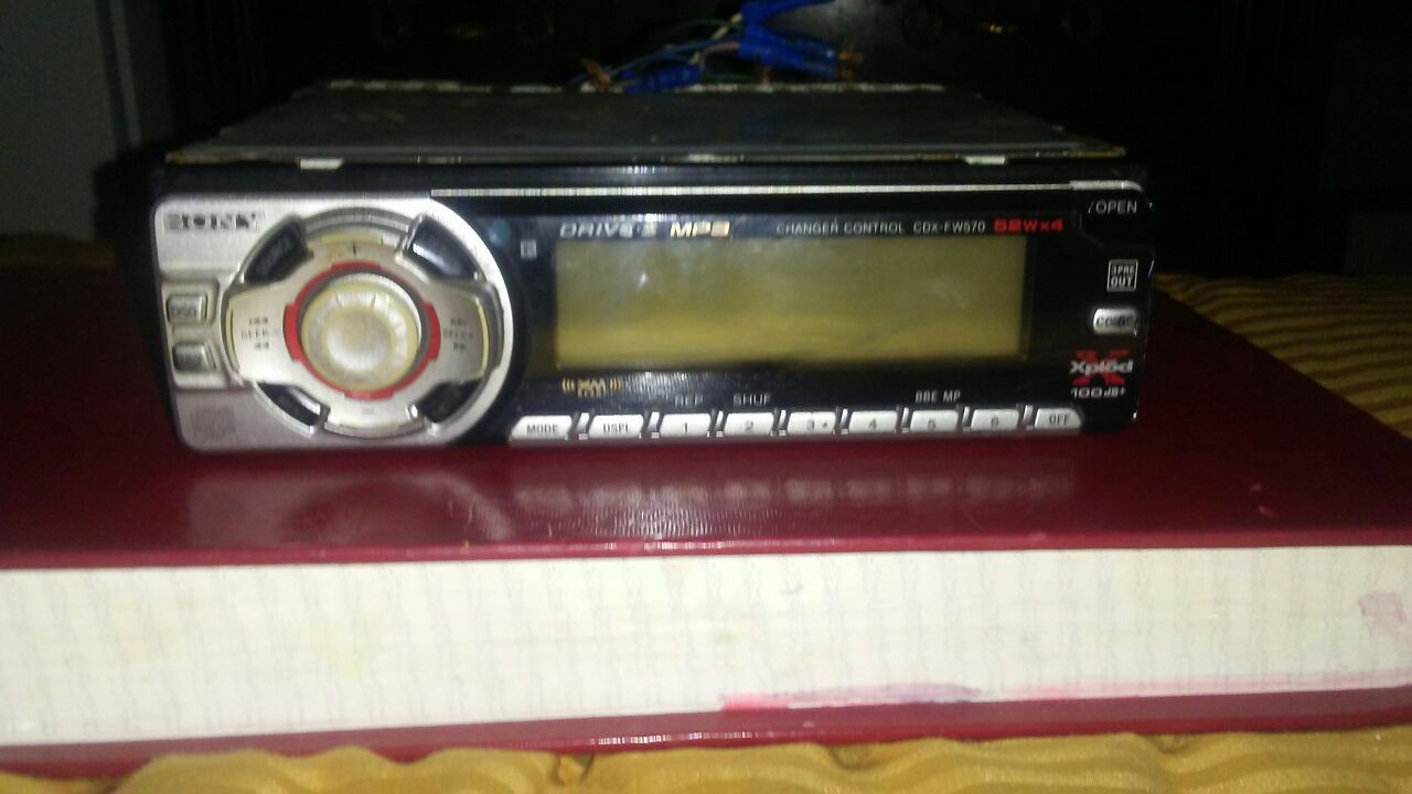 Sony xplod 100 car radio
