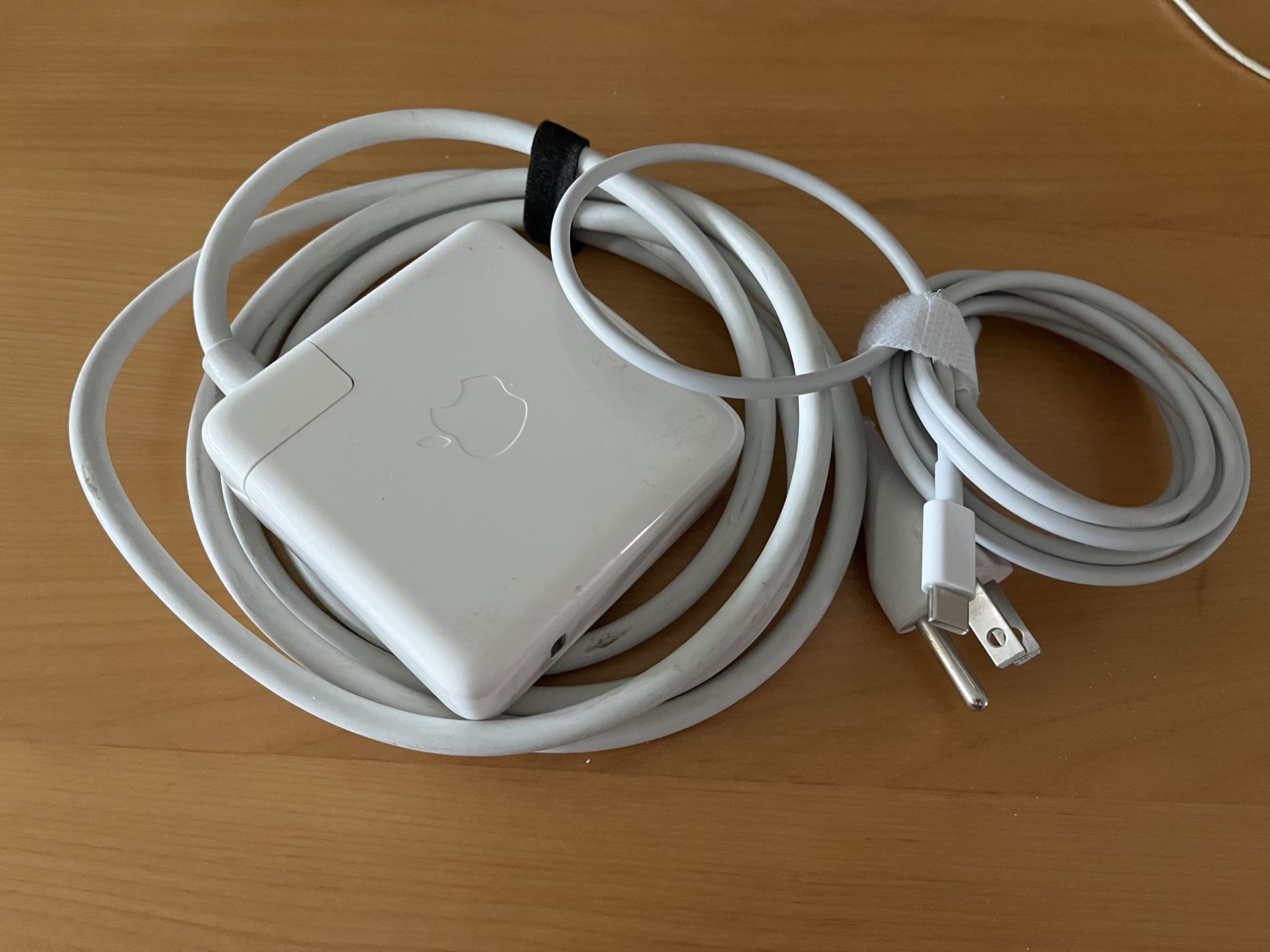 Original Apple 87W USB-C Wall Power Adapter Charger for Macbook/Macbook Pro