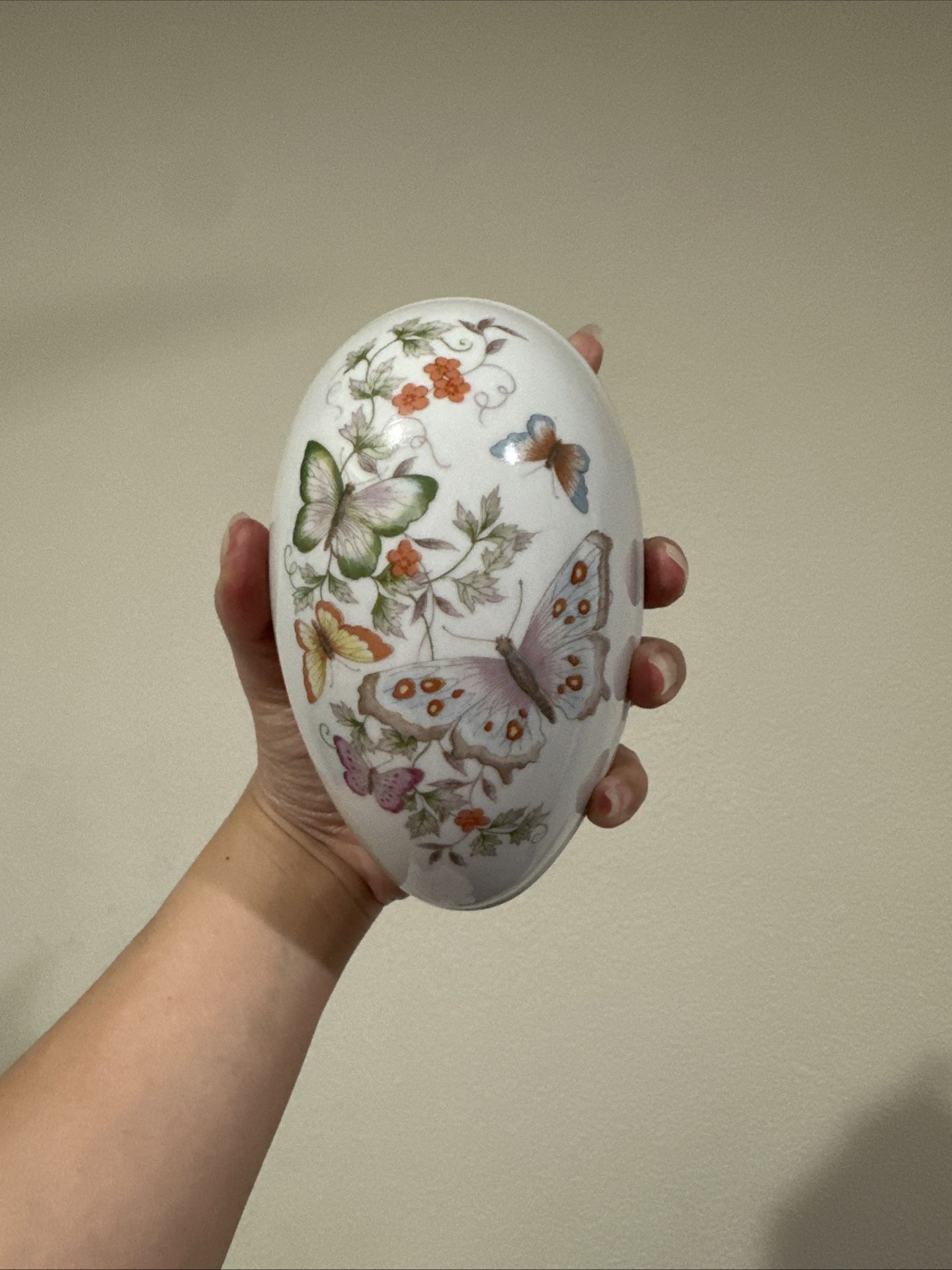 Vintage 1974 Avon Egg Shaped Trinket Box Butterfly Fine Porcelain 22K Gold Trim