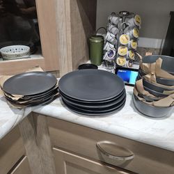 Ikea dinera Matte Grey plates/bowl set