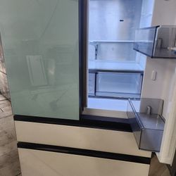 Bespoke Four-door Refrigerator Beverage Center 