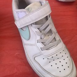 Nike Size 2 Y