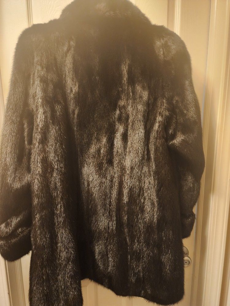 A Statement of Luxury: Canadian Mink Coat Large Fur Coat