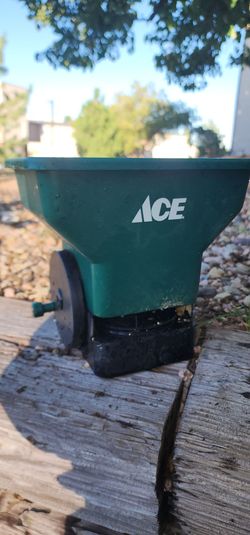 Ace Hand-Crank Broadcast Spreader