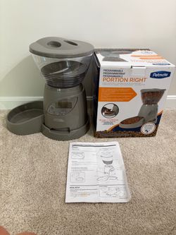 Petmate programmable 18 cup food dispenser for pets