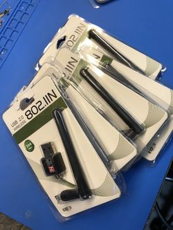 WiFi antenna for desktop computer