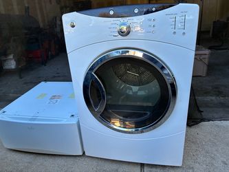 GE 7.0 cu ft. Super Capacity Gas Dryer