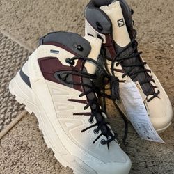 Hiking Boots: Womens 10/ Men’s 9 Salomon 