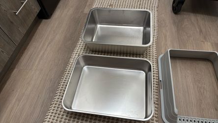 2 stainless steel litter boxes comes with one side wall