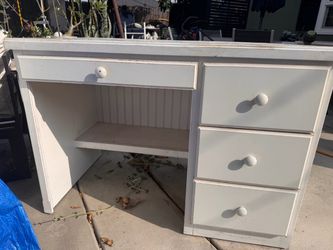 Desk with hutch