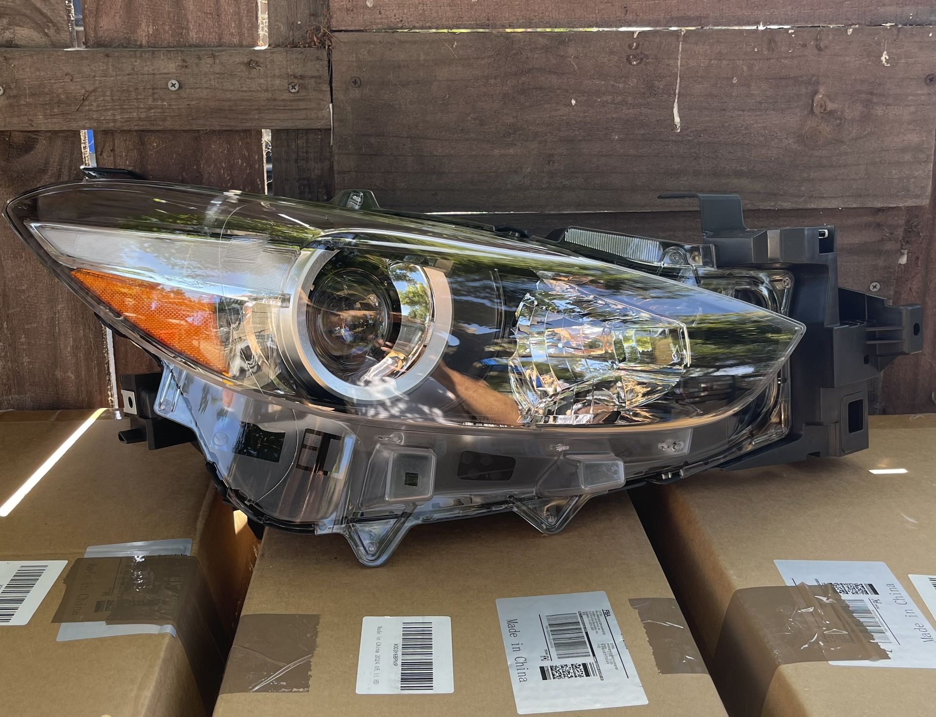 2017 to 2018 Mazda 3 Passenger Side Projector Headlight