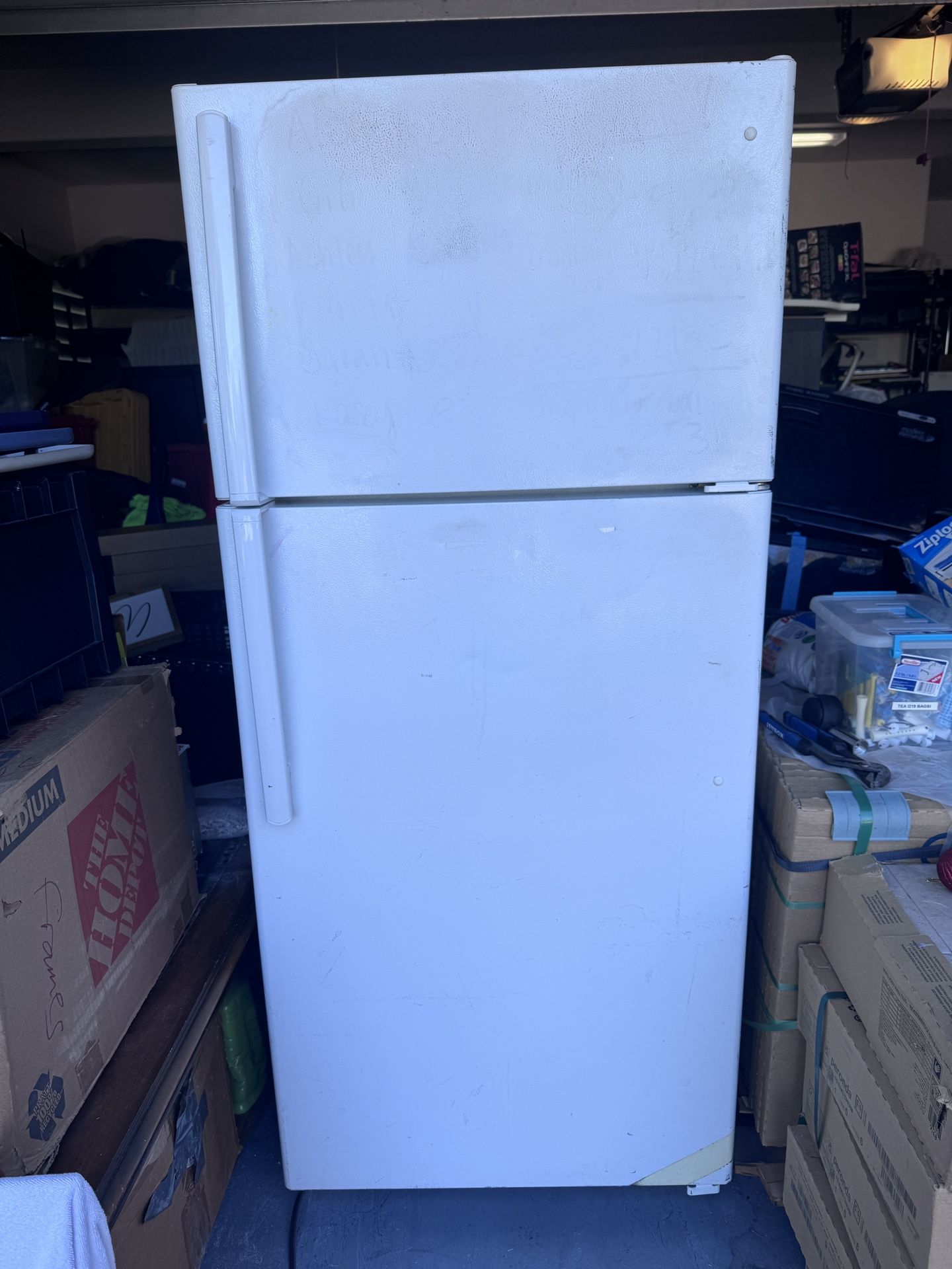 GE 15.5 Cu. Ft. Top Freezer Refrigerator