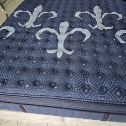 King Sizes Mattress And Box Spring
