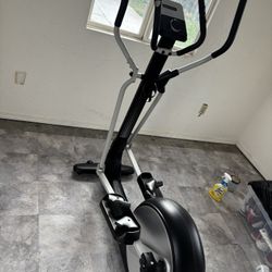 RHYTHM FUN Elliptical machine 