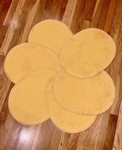 Vintage 1980’s 90’s Oval Quilted 6 Placemats Goldenrod Yellow Spring Summer Ap1