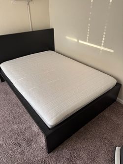Bed Frame & Mattress (Full)