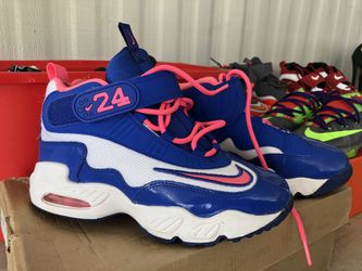 Nike shoes, Converse and more !!!