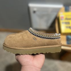 UGG Slippers 