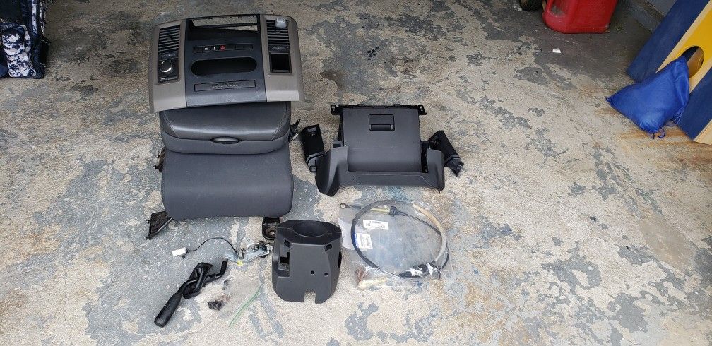 2012 Ram 1500 Center Seat/console