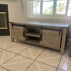 Table (LivingRoom Or Coffee)