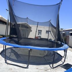 14x14 trampoline $150