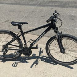 Giant Mountain Bike. Kids Size