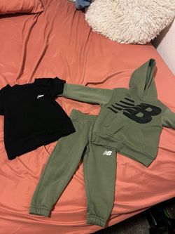 New balance boy sweat suit