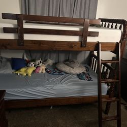 Bunk bed 